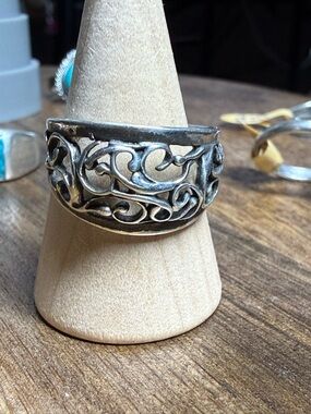 Sterling Silver Filigree Scroll Band Ring - Silver